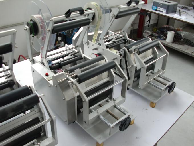 ස්වයං මැලියම් ස්ටිකර් රවුම් බෝතලය ස්වයංක්රීය ලේබල් කිරීමේ යන්ත්රය 220 වී