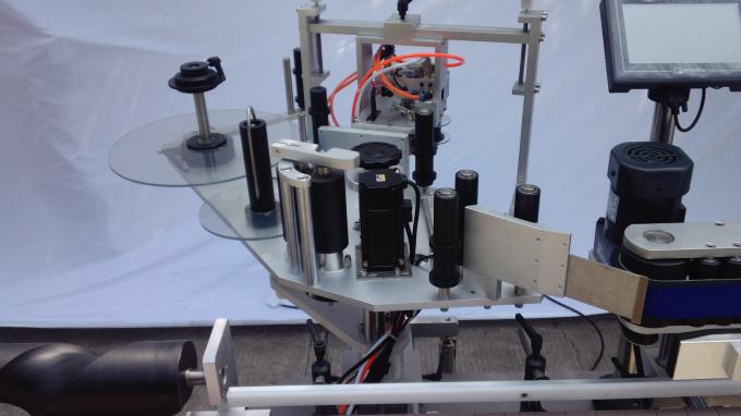 ද්විත්ව පැති හෝ තනි පැත්ත 220V 1.5HP 50 / 60HZ සඳහා ප්ලාස්ටික් ටැග් ලේබල් කිරීමේ යන්ත්‍රය