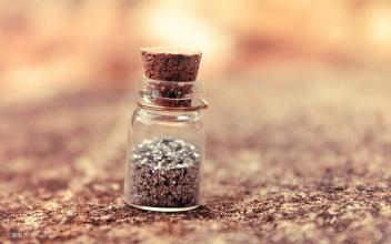 අධිවේගී SUS304 ආර්ථිකය ස්ටිකර් මැලියම් සඳහා ස්වයංක්‍රීය භාජන සහ බෝතල් වෑල් ලේබල් කිරීමේ යන්ත්‍රය