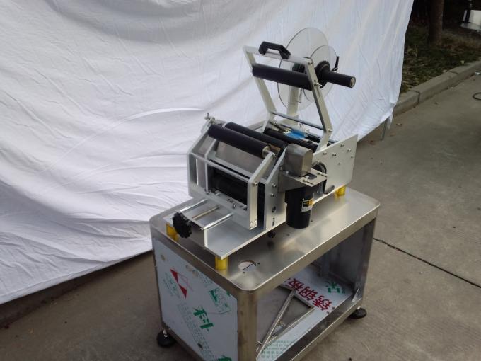 කුඩා පෙනිසිලින් බෝතල් ලේබල් ස්ටිකරයක් සඳහා අභිමතකරණය කළ ස්වයංක්‍රීය වෑල් ලේබල් කිරීමේ යන්ත්‍රය