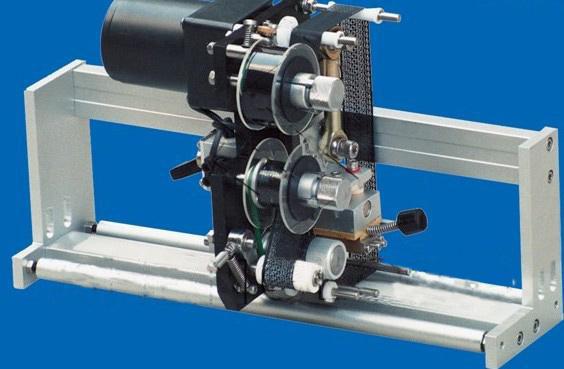 ස්වයං මැලියම් ස්ටිකර් ලේබල් කිරීමේ යන්ත්‍ර කෝප්ප ලේබල් කිරීමේ යන්ත්‍රය ප්‍රසිද්ධ ප්‍රධාන පරිවර්තකය