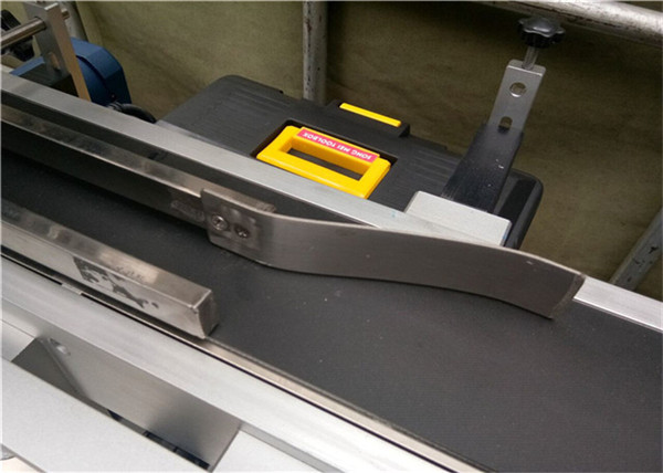 CE බීම / බීම / දෛනික රසායනික / වෛද්‍ය විද්‍යාව සඳහා ඉහළම ලේබල් කිරීමේ යන්ත්‍රය