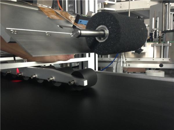 අධිවේගී රෝලර් ඉහළ ස්ටිකර් ලේබල් යන්ත්ර පියවර මෝටර් පාලනය