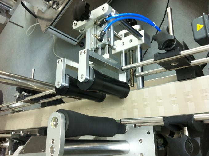 වීදුරු බෝතල් ස්වයං මැලියම් ස්ටිකර් ලේබල් කිරීමේ යන්ත්‍රය, වීදුරු භාජන ලේබල් කිරීමේ යන්ත්‍රය