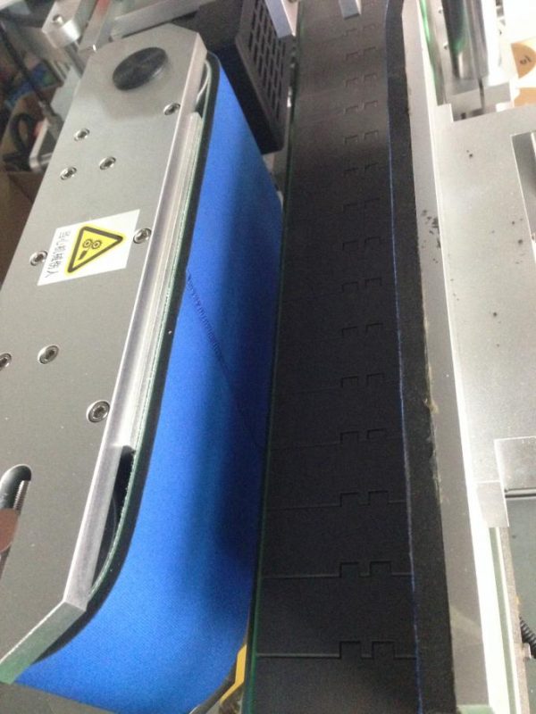 ස්වයං මැලියම් ලේබල් කිරීමේ යන්ත්‍රය, බෝතල් කැප් සඳහා තනි / ඩබල් සයිඩ් ලේබල් යෙදුම් යන්ත්‍රය