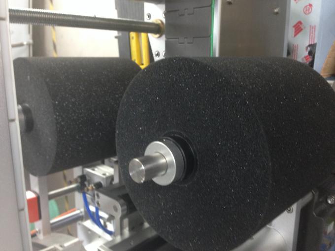 වටය / පැතලි / වර්ග බෝතලය සඳහා සර්වර් මෝටර් බෝතල් ලේබල් යන්ත්‍රය