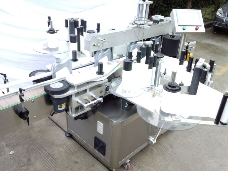 චීනයේ CE සහතිකය ස්වයංක්‍රීය බෝතල් ලේබල් කිරීමේ උපකරණ වීදුරු බෝතලය ද්විත්ව පැති ස්ටිකර් සැපයුම්කරු