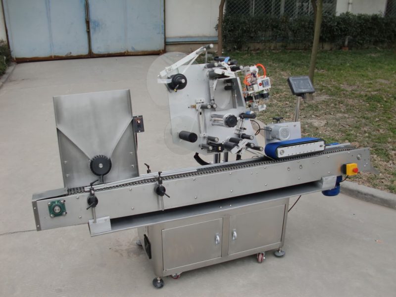 චයිනා වාහක මෝටර් එච්වයි සන්නාම වෑල් ලේබල් කිරීමේ යන්ත්‍රය, ඉලෙක්ට්‍රොනික සැපයුම්කරු සඳහා 7 වන බැටරි ලේබල් ස්ටිකර් යන්ත්‍රය