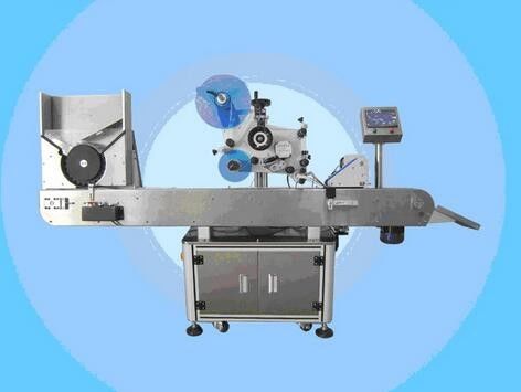 රූපලාවණ්‍ය සැපයුම්කරු සඳහා චීනයේ ස්වයංක්‍රීය වෑල් ලේබල් යන්ත්‍ර නියපොතු පෝලන්ත ලේබල් ස්ටිකර් යන්ත්‍රය