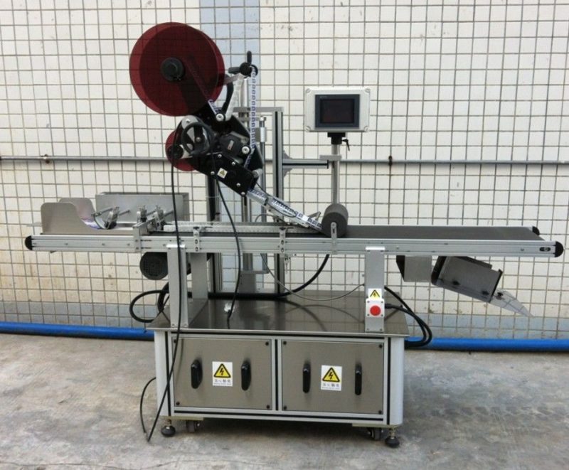 වෙස්මුහුණු / නොකියවූ පෙට්ටි / කඩදාසි බෑග්, පැතලි මතුපිට ලේබල් යෙදුම් සැපයුම්කරු සඳහා චීනයේ ඉහළම ලේබල් කිරීමේ යන්ත්‍රය