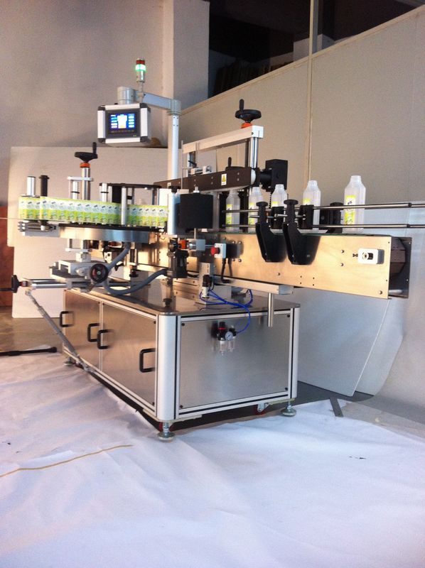 චයිනා බීම චතුරස්රයේ බෝතල් ලේබල් කිරීමේ යන්ත්රය ද්විත්ව ඒක පාර්ශවීය ස්ටිකර් ලේබල් සැපයුම්කරු